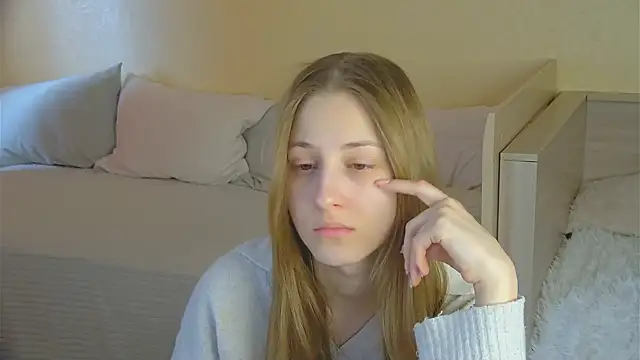 BritneyCruze online show from February 17, 2026, 8:44 am