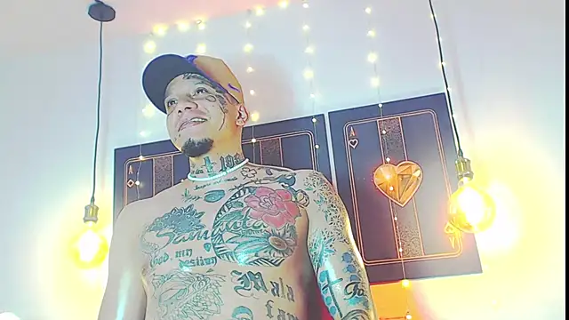 Snapshot of daimond_hope666 chatting on February 19, 2025, 12:46 am daimond hope666 online show from February 19, 2025, 12:46 am