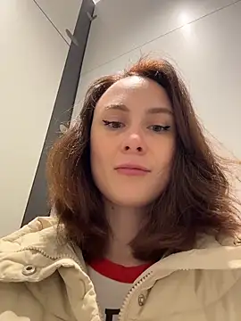 Dina Tease online show from December 1, 2025, 10:09 am