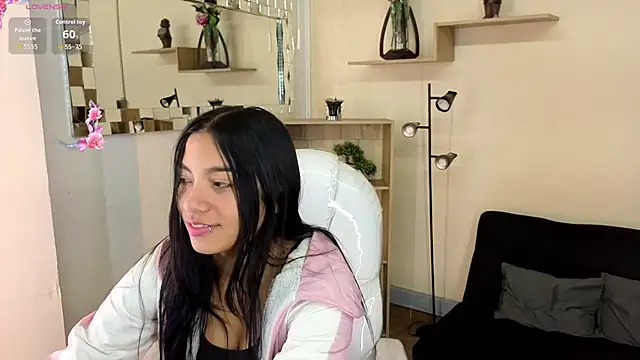 Saray reyes online show from November 5, 2025, 11:43 am