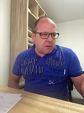 coupleLatinaLovers online show from April 15, 2026, 7:26 am