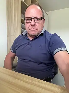 coupleLatinaLovers online show from April 20, 2026, 12:08 pm