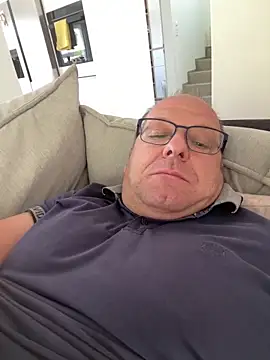 coupleLatinaLovers online show from May 21, 2026, 11:28 am