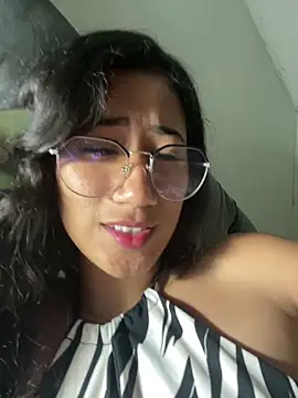 Snapshot of KaitlynLoveCam chatting on November 3, 2025, 10:32 pm KaitlynLoveCam online show from November 3, 2025, 10:32 pm