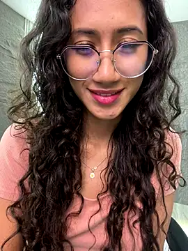 Snapshot of KaitlynLoveCam chatting on November 5, 2025, 9:48 pm KaitlynLoveCam online show from November 5, 2025, 9:48 pm