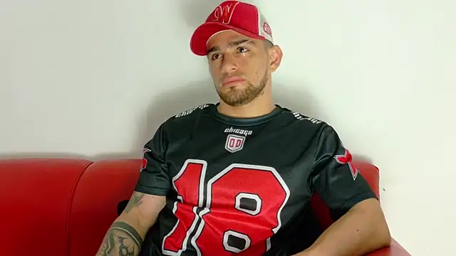 Sexy Alejandro  online show from November 14, 2025, 11:53 am