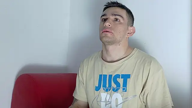 Sexy Alejandro  online show from May 13, 2026, 11:51 am