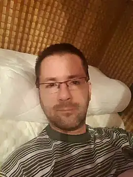 riskybusiness9090 online show from December 15, 2024, 6:51 am