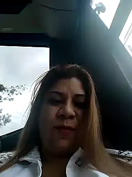 Laura-Hernandez online show from January 26, 2025, 4:41 pm