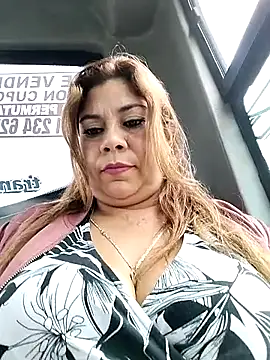 Laura-Hernandez online show from October 18, 2025, 3:46 pm