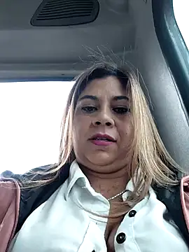 Laura-Hernandez online show from November 12, 2025, 4:29 pm