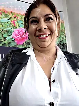 Laura-Hernandez online show from April 7, 2026, 2:50 pm