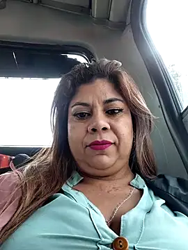 Laura-Hernandez online show from May 15, 2026, 2:35 pm