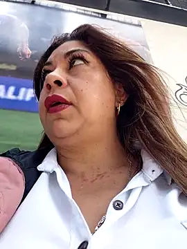 Laura-Hernandez online show from May 23, 2026, 3:38 pm