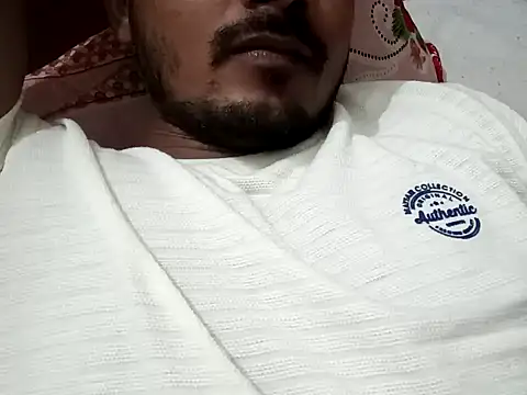 Snapshot of Bigcocks01 chatting on December 28, 2024, 3:48 pm Bigcocks01 online show from December 28, 2024, 3:48 pm