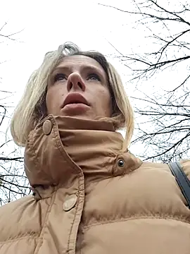 Snapshot of YourJuliena chatting on December 31, 2024, 10:37 am YourJuliena online show from December 31, 2024, 10:37 am