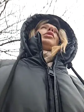 Snapshot of YourJuliena chatting on January 13, 2025, 12:35 pm YourJuliena online show from January 13, 2025, 12:35 pm