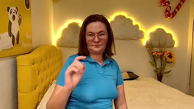 HolyMilfa online show from February 2, 2025, 5:04 pm