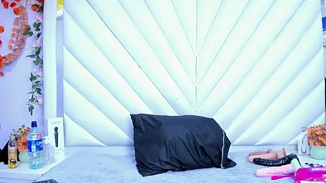 SalmaSantos online show from March 1, 2026, 2:46 am