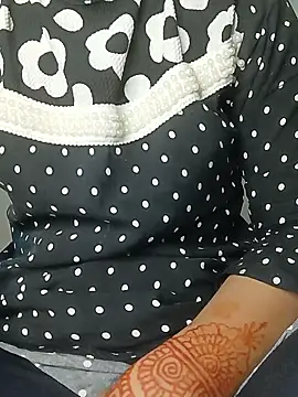 Snapshot of Nadia-2 chatting on December 18, 2024, 7:08 pm Nadia-2 online show from December 18, 2024, 7:08 pm