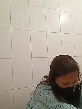 Snapshot of Nadia-2 chatting on December 26, 2024, 6:01 pm Nadia-2 online show from December 26, 2024, 6:01 pm