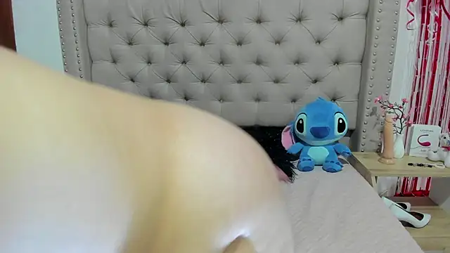 AngeleRoux online show from February 23, 2025, 9:00 am