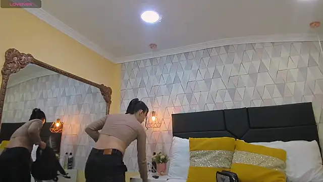 JustinePerry online show from October 14, 2025, 3:07 am