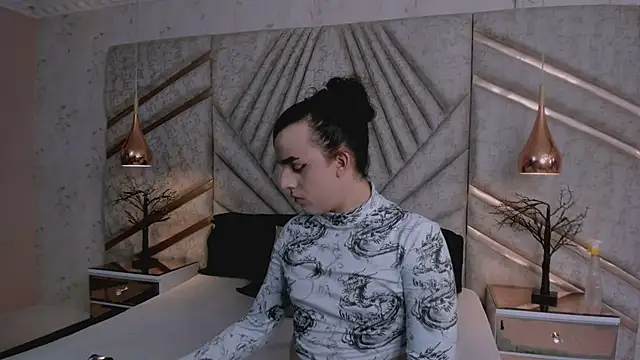 JustinePerry online show from March 7, 2026, 4:53 am