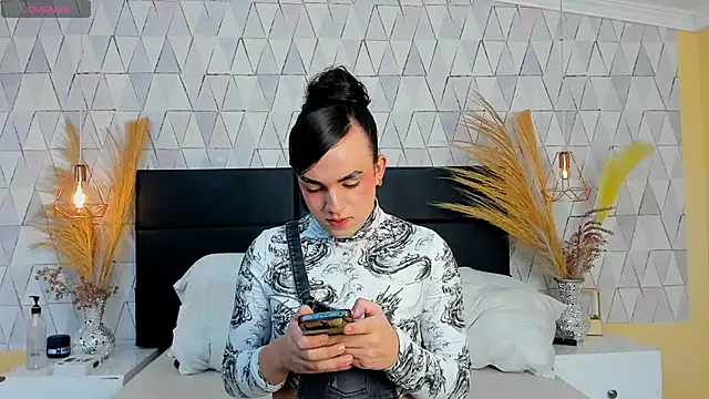 JustinePerry online show from March 26, 2026, 4:07 am