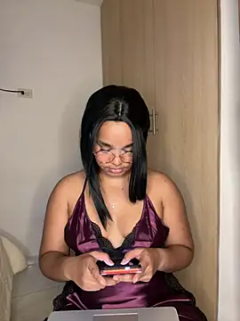 Lucy wilson5 online show from February 1, 2025, 3:52 am