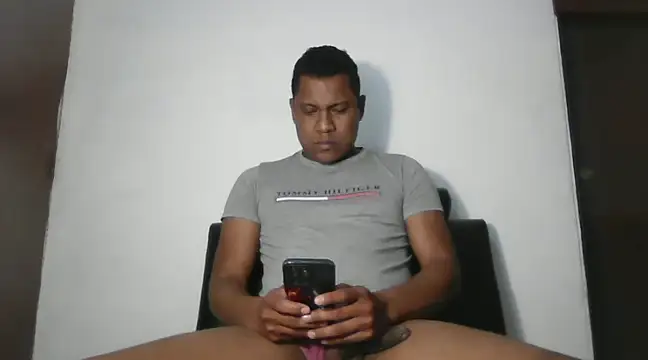 Snapshot of latinblack01 chatting on February 11, 2025, 5:05 am latinblack01 online show from February 11, 2025, 5:05 am