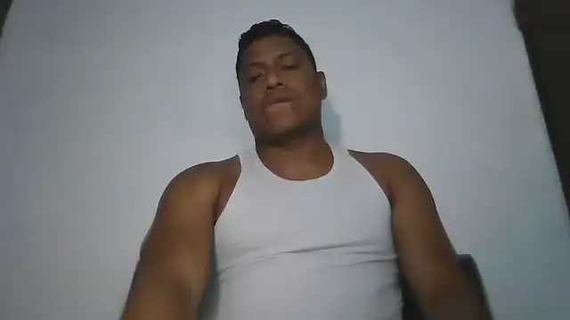 latinblack01 online show from November 8, 2025, 3:56 pm