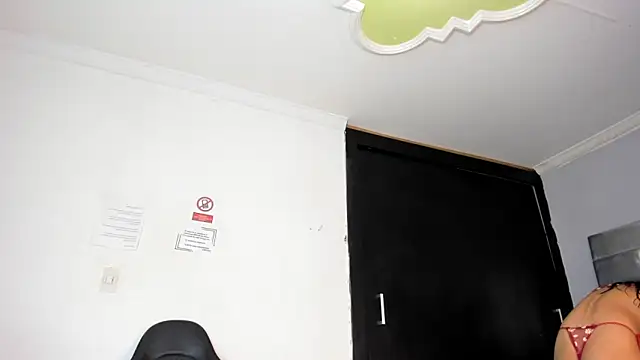 La Perversa69 online show from November 23, 2025, 7:02 pm