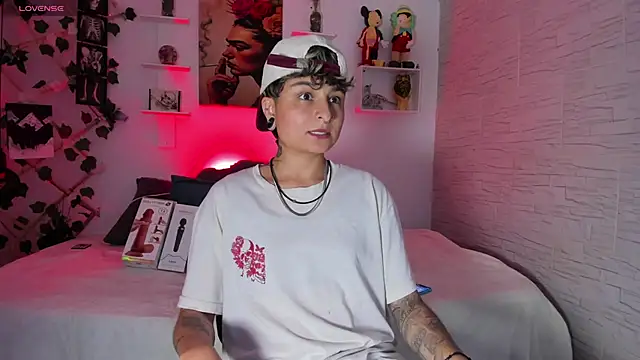 ZuryRamirez  online show from October 26, 2025, 9:31 pm