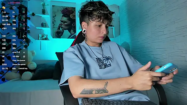 ZuryRamirez  online show from November 2, 2025, 9:28 pm