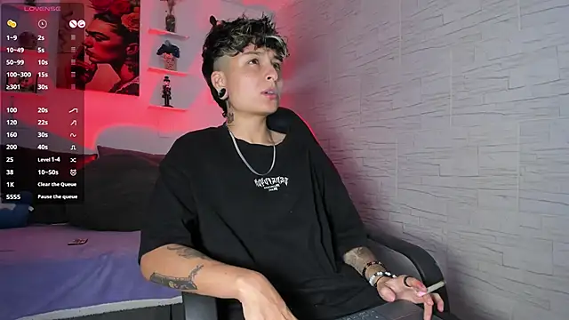 ZuryRamirez  online show from November 8, 2025, 8:40 pm