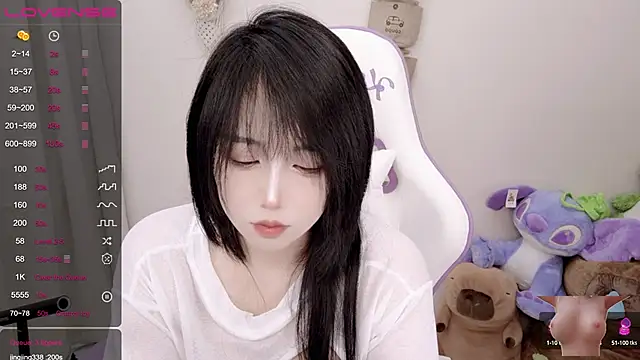 Snapshot of Vaness-a chatting on January 14, 2025, 7:11 pm Vaness-a online show from January 14, 2025, 7:11 pm