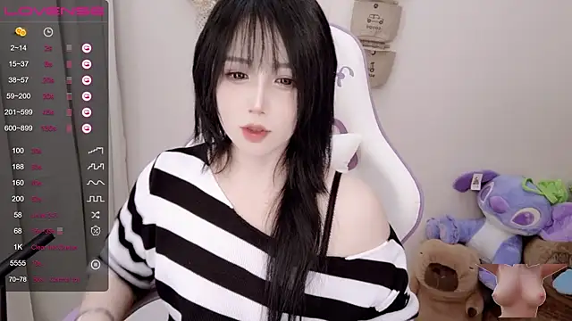 Snapshot of Vaness-a chatting on January 21, 2025, 12:15 am Vaness-a online show from January 21, 2025, 12:15 am