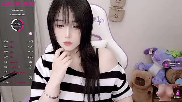 Snapshot of Vaness-a chatting on January 22, 2025, 12:49 pm Vaness-a online show from January 22, 2025, 12:49 pm