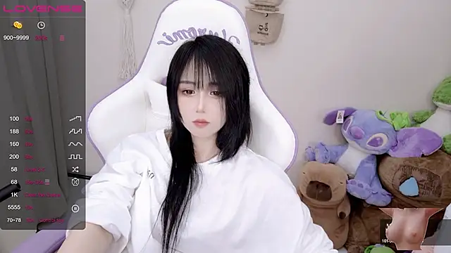 Snapshot of Vaness-a chatting on February 2, 2025, 7:57 pm Vaness-a online show from February 2, 2025, 7:57 pm