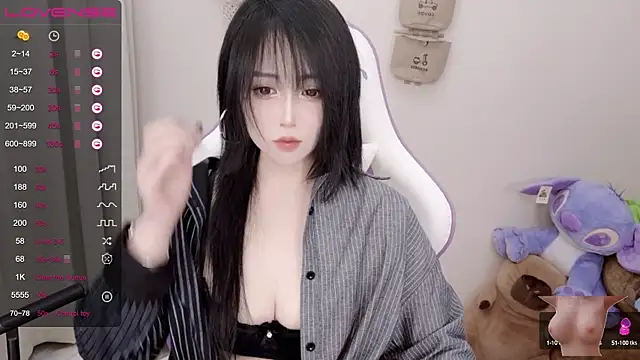 Snapshot of Vaness-a chatting on February 16, 2025, 7:27 pm Vaness-a online show from February 16, 2025, 7:27 pm