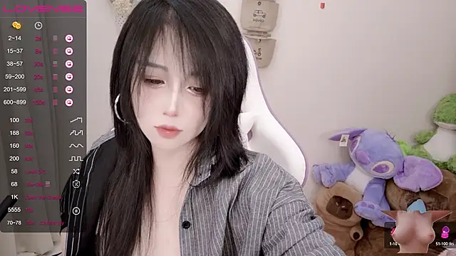 Snapshot of Vaness-a chatting on February 19, 2025, 1:06 pm Vaness-a online show from February 19, 2025, 1:06 pm