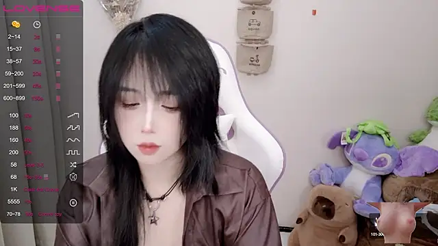 Snapshot of Vaness-a chatting on March 4, 2025, 4:41 pm Vaness-a online show from March 4, 2025, 4:41 pm