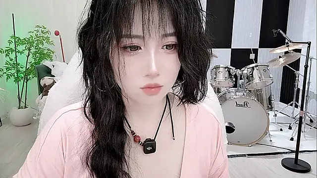 Snapshot of Vaness-a chatting on October 2, 2025, 8:21 am Vaness-a online show from October 2, 2025, 8:21 am