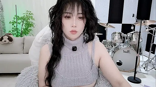 Snapshot of Vaness-a chatting on October 17, 2025, 12:41 pm Vaness-a online show from October 17, 2025, 12:41 pm