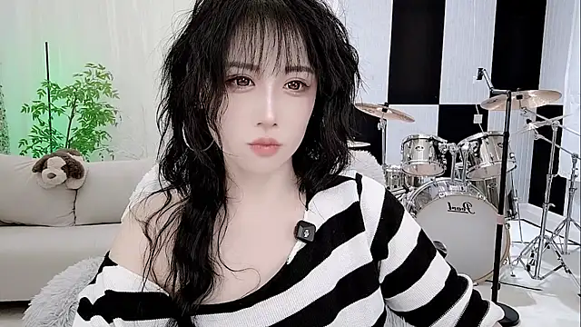 Snapshot of Vaness-a chatting on October 18, 2025, 11:16 pm Vaness-a online show from October 18, 2025, 11:16 pm