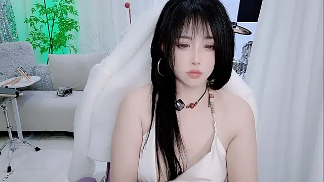 Snapshot of Vaness-a chatting on November 28, 2025, 6:32 pm Vaness-a online show from November 28, 2025, 6:32 pm