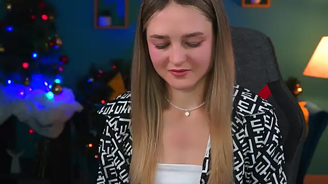 DeboraLarson online show from December 20, 2024, 4:09 am