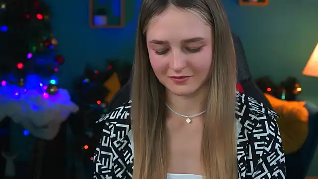 DeboraLarson online show from December 20, 2024, 10:16 am