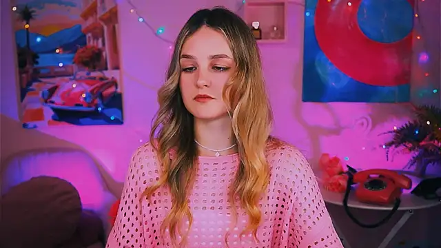 DeboraLarson online show from December 24, 2024, 7:06 am